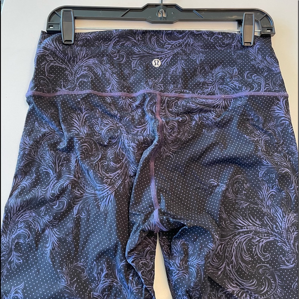 Lululemon print leggings, never worn